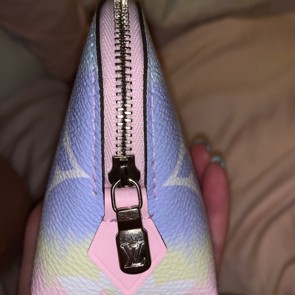 SOLD Louis Vuitton Escale cosmetic pouch - Picture 6 of 7